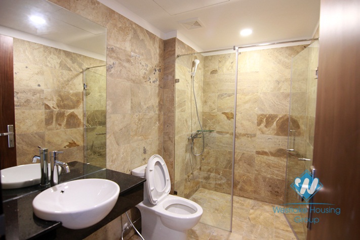 Lake view penthouse apartment for rent on Xuan Dieu, Tay Ho, Hanoi